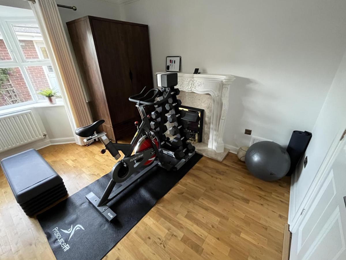5 Bedroom 4 Bathroom Gym Playroom Country Home เลมิงตันสปา ภายนอก รูปภาพ